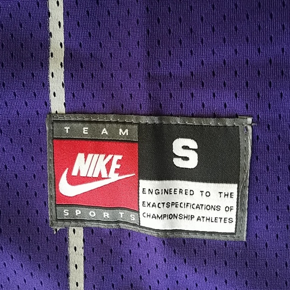 !!LAST ONE!!❤Vince Carter Raptors Jersey❤ - Picture 4 of 4